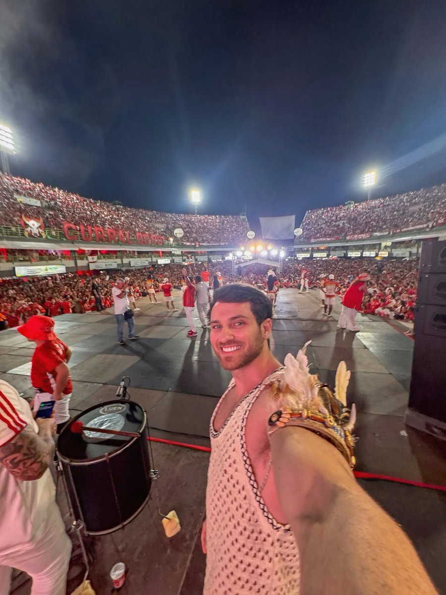 Ainda com o coração batendo no ritmo do Garantido! Que emoção viver essa vitória de perto, sentir a vibração da galera e voltar sendo recebido com tanto carinho… é amor que transborda! ❤️🐂✨