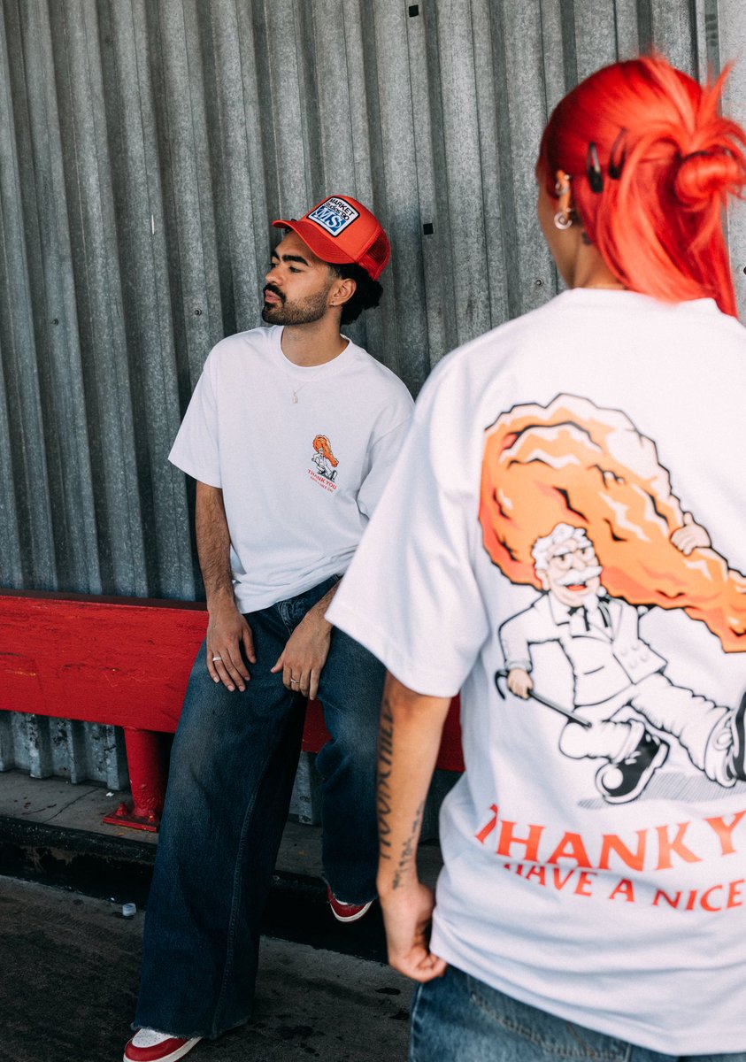 marketbymarket's tweet image. The official @kfc x Market Studios collection is out now 🍗 available on MarketStudios.com and at our Los Angeles flagship. Come get your combo.