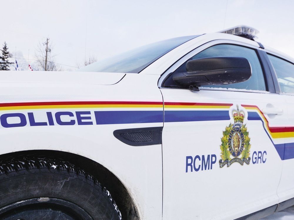 Three dead in separate crashes in southern Alberta on Saturday calgaryherald.com/news/local-new…