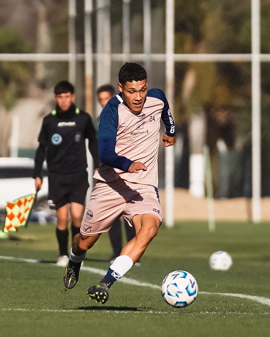 #CGE #GELP 🗣️ "ELEGÍ REGALARLE LA CASA A MI FAMILIA PARA QUE ESTEMOS MÁS CÓMODOS"

💙 En un mano a mano con Triperomaníacos por <a href="/1_21mas/">1.21+</a> , JERE MERLO contó cómo lleva esta pretemporada y anécdotas que llegan al corazón 

👉 Repasá la nota con el pibe Lobo: triperomaniacos.com.ar/2025/07/elegi-…