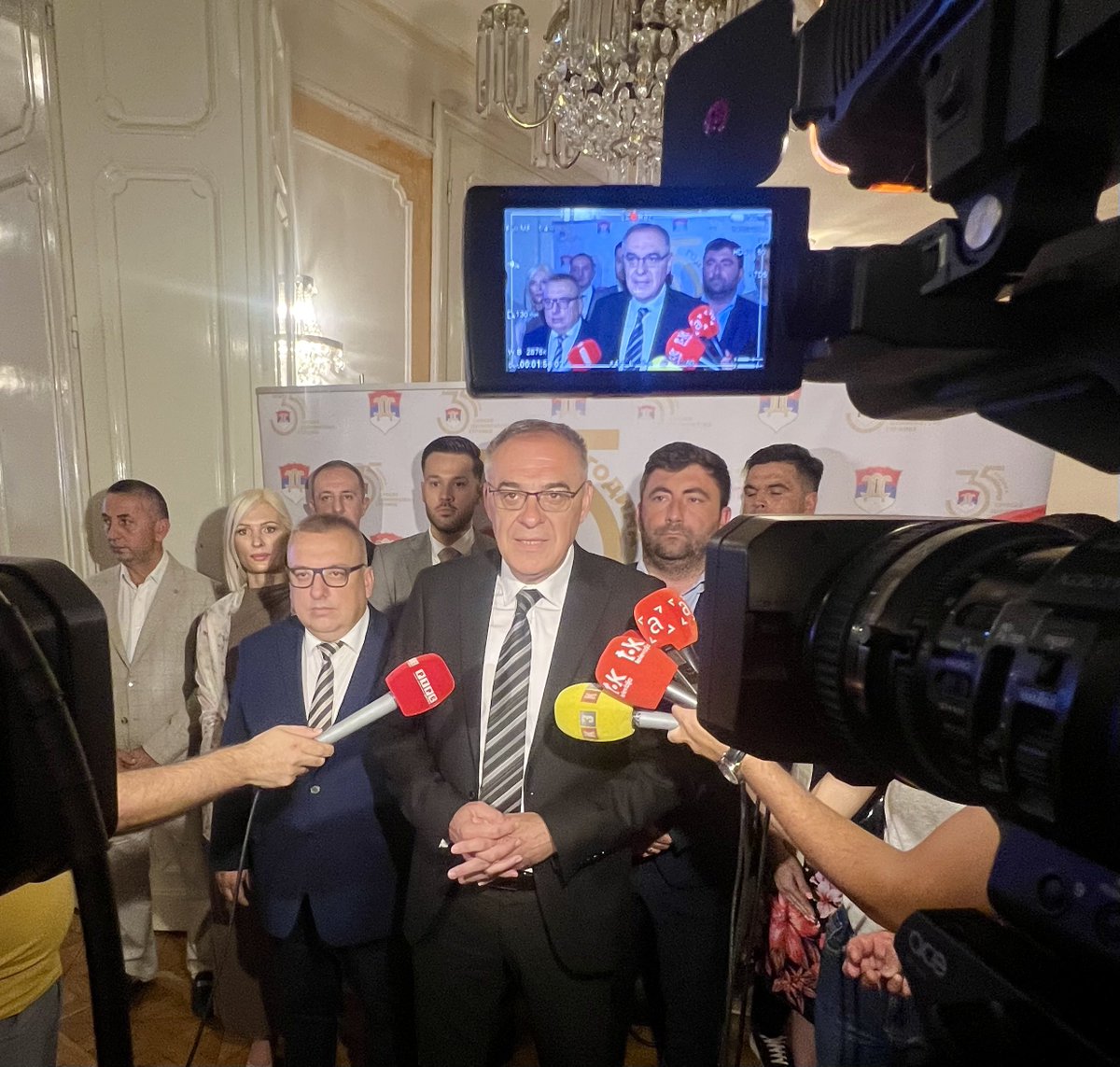 The Serb Democratic Party (SDS) celebrated its 35th anniversary today at Banski Dvor in Banja Luka. 

No cake, sadly — but we did leave with little bottles of rakija as souvenirs. (Hvala!)

The event brought together top party officials and longtime supporters to reflect on the