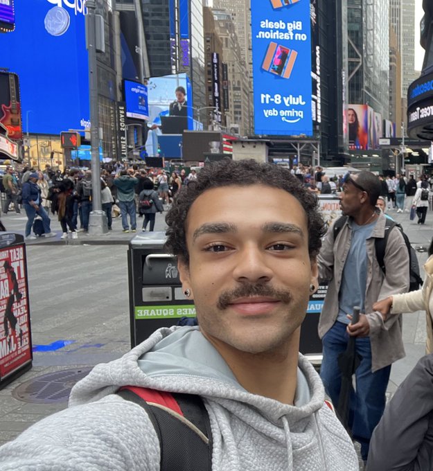 Watch Derek Cline's leaked NSFW photo on TwXstars