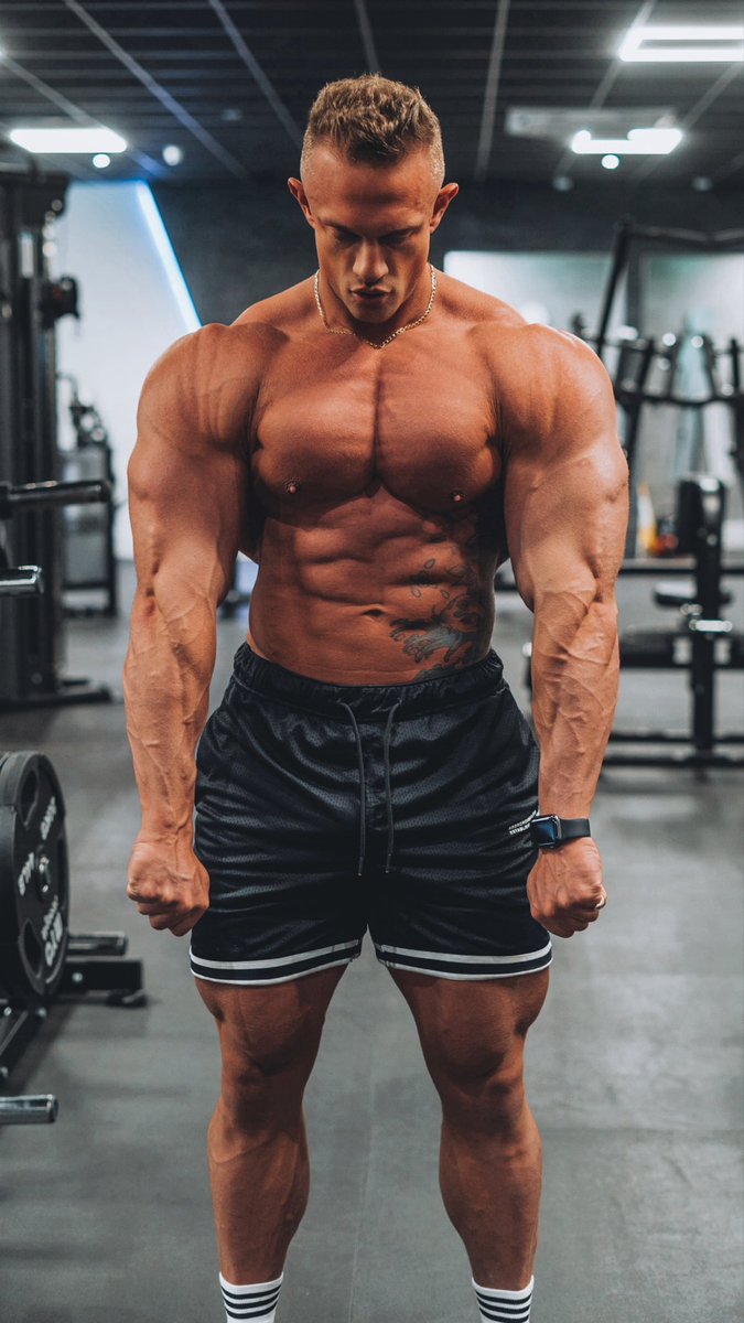 throne.com/masterapollost…

#Findom #paypig #cashmaster #alpha