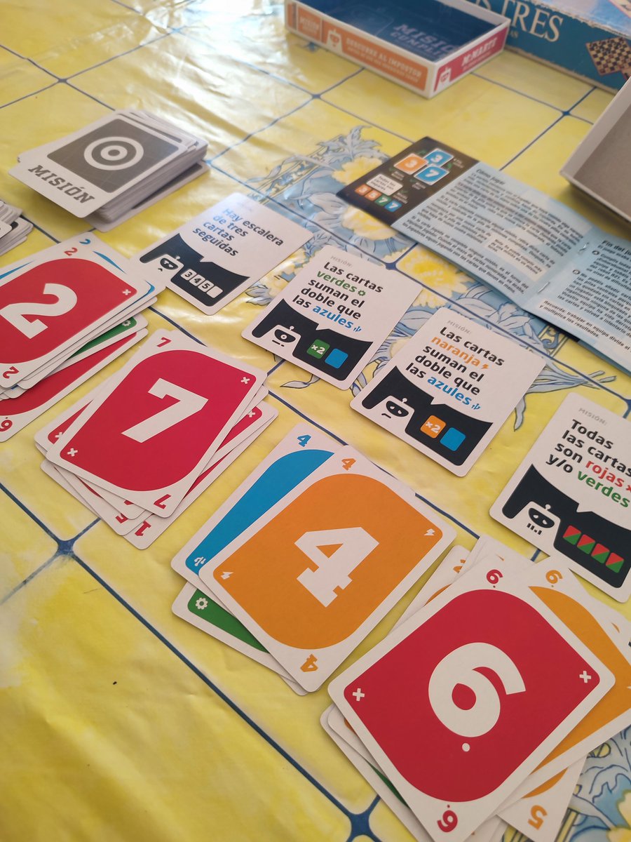 Este juego de <a href="/zacatrus/">Zacatrus</a> es una maravilla para fomentar el trabajo en equipo. Ideal para los coles.

Un juego que hace pensar a toda la familia, divertido, de una duración adecuada que lo hace apto para cualquier momento.

Uno de los preferidos de mi hijo. 

👏🏻👏🏻👏🏻

#juegosdeniños