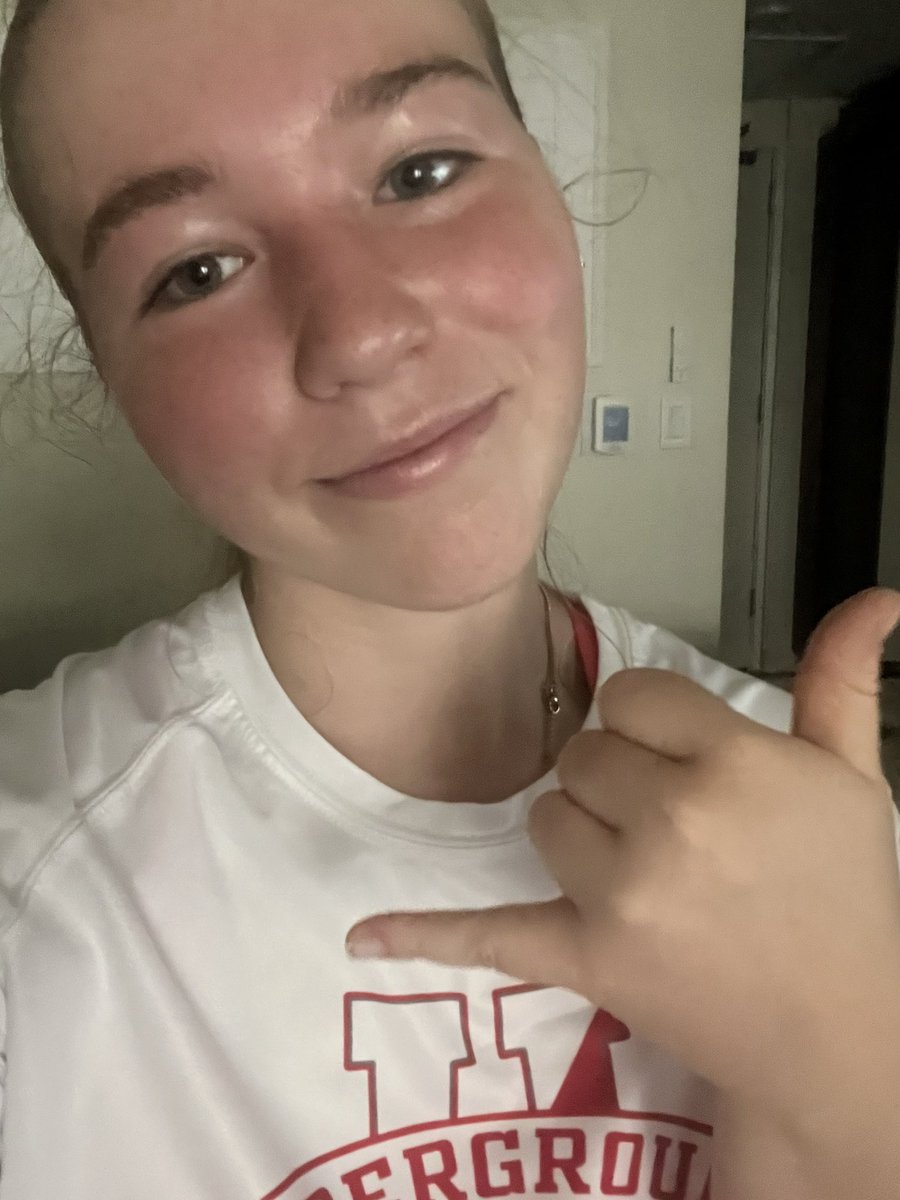 Just because I’m on vacation that doesn’t mean the work stops! Went on a 1.7 mile jog at sunrise in Maui this morning, went back to my room and hit abs, and will be walking at lot later today.