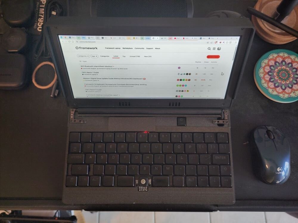 FrameworkPuter's tweet image. Awesome custom 10&quot; mini laptop using a Framework Laptop 13 Mainboard by @penk and @2disbetter!