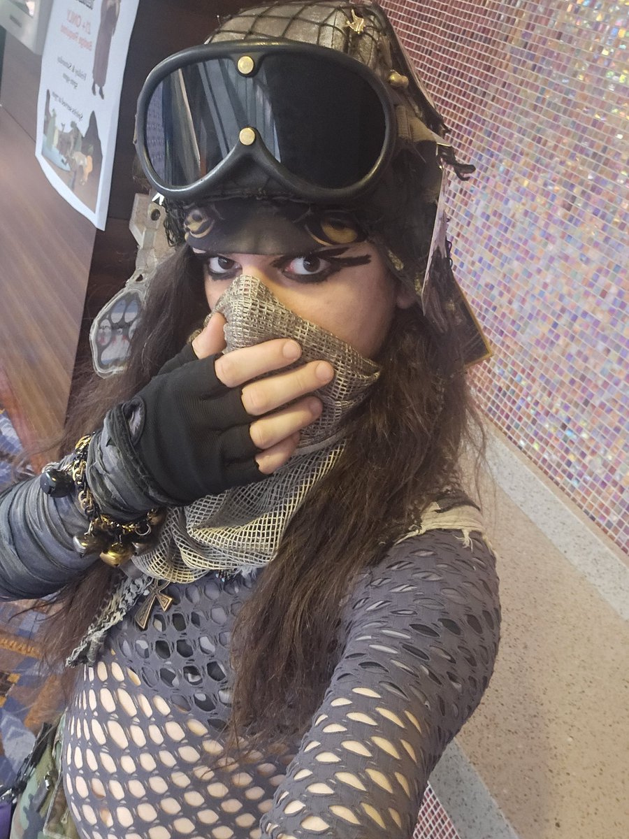 16989473's tweet photo. I was at a con yesterday! https://t.co/D3bmQAM3zz