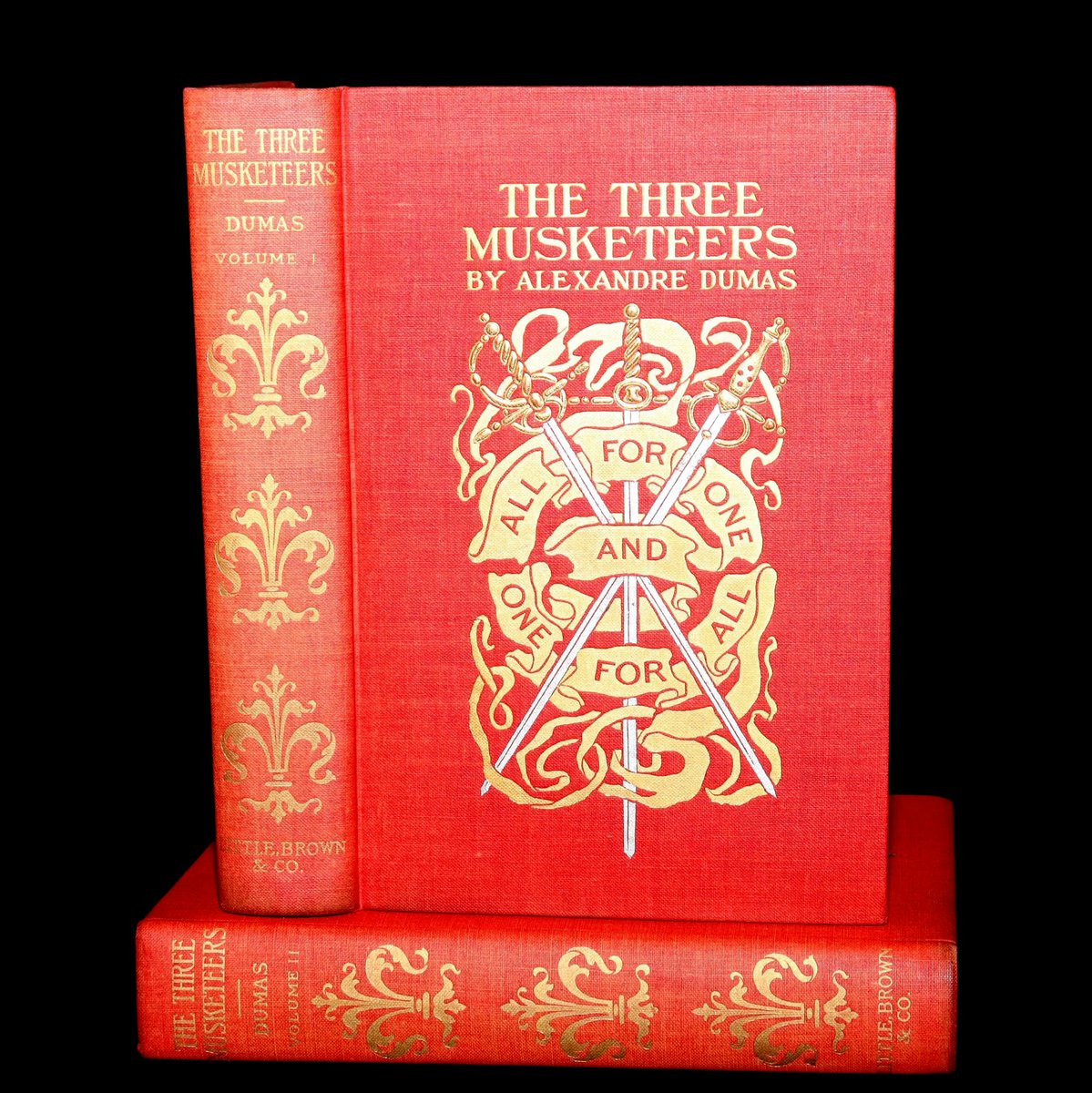 All for one, and one for all! The Three Musketeers – a scarce 1899 illustrated edition by Alexandre Dumas. mflibra.com/products/1899-…
Bound in richly decorated red cloth with gilt and silver accents, this two-volume set features illustrations by Édouard Zier that capture the drama,