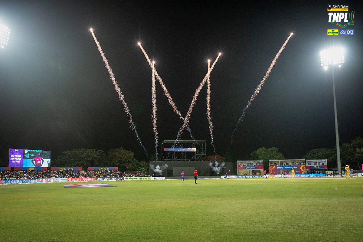 TNPremierLeague's tweet photo. Scenes of elation and heartbreak from the #TNPL2025 final! A night to remember! 🌟

#IDTTvDD #TNPL #TNPL2025 #TNPLFinal #NammaOoruNammaGethu https://t.co/8sBsJ9AmlU