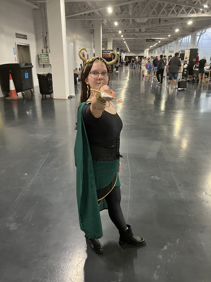 russell_payne's tweet photo. A couple of #jackkirby cosplayers at #lfcc #lcf25 today! https://t.co/xNPUjWfRRK