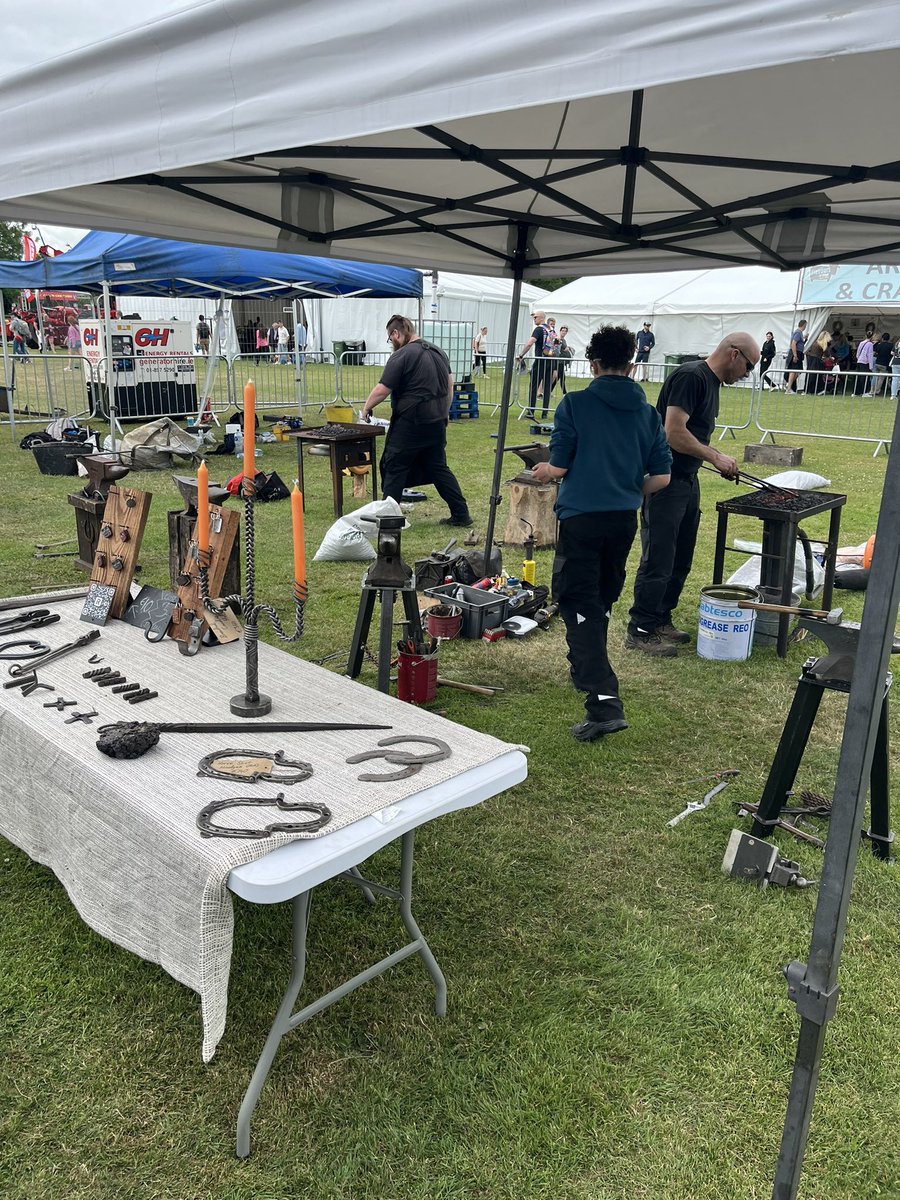IrishMoron04's tweet image. Spent me weekend over at the Flavours of Fingal down in Donobate! Always love when this arrives in town. Great food, drinks, lots of animals and cool shows. Nice lil break from work :D