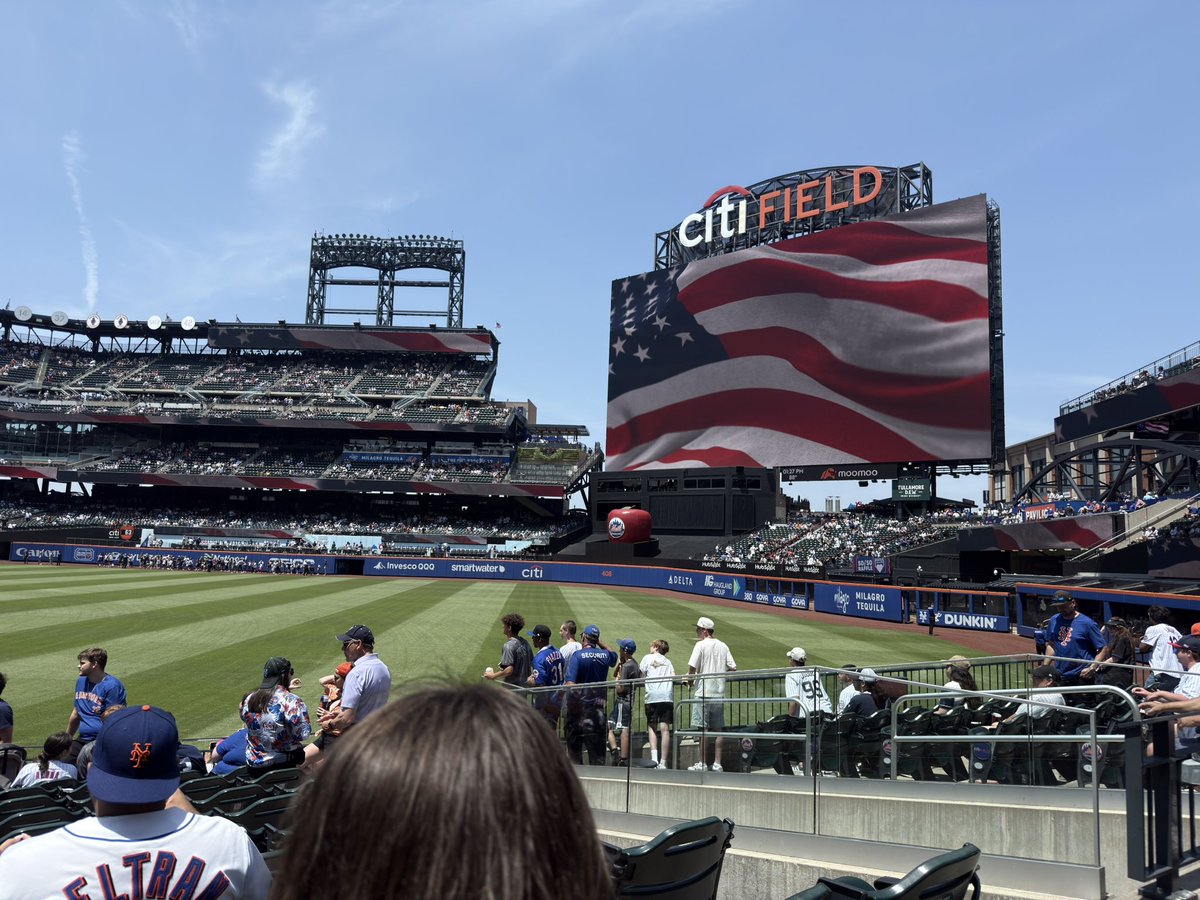 Wolfysito's tweet image. Subway series, bring out the brooms 🧹 🧹🧹 #LGM