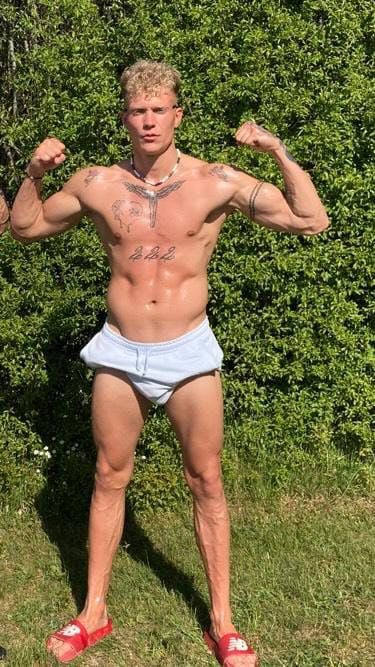 Rt für mehr
#gay #love #muscle #cashmaster
