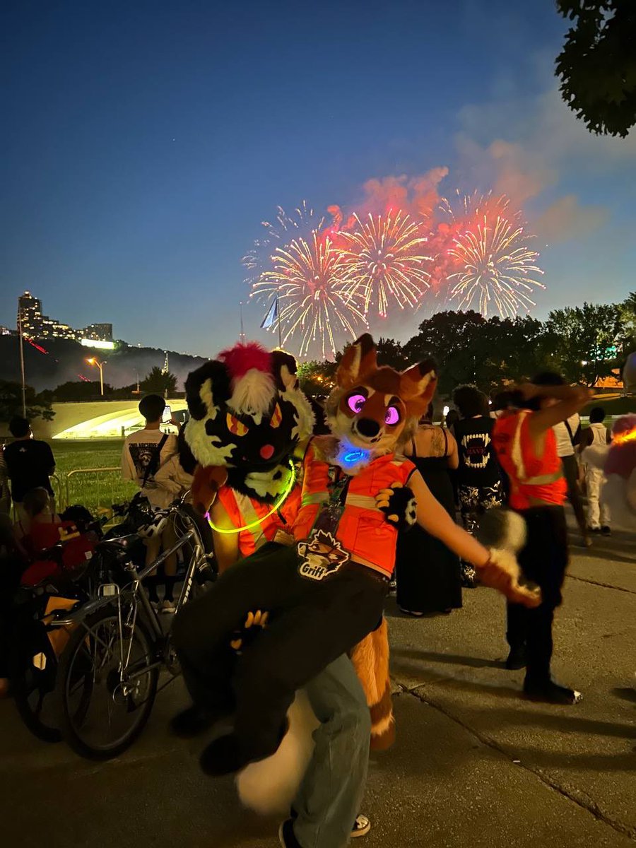 griffyote's tweet image. Carry me around
