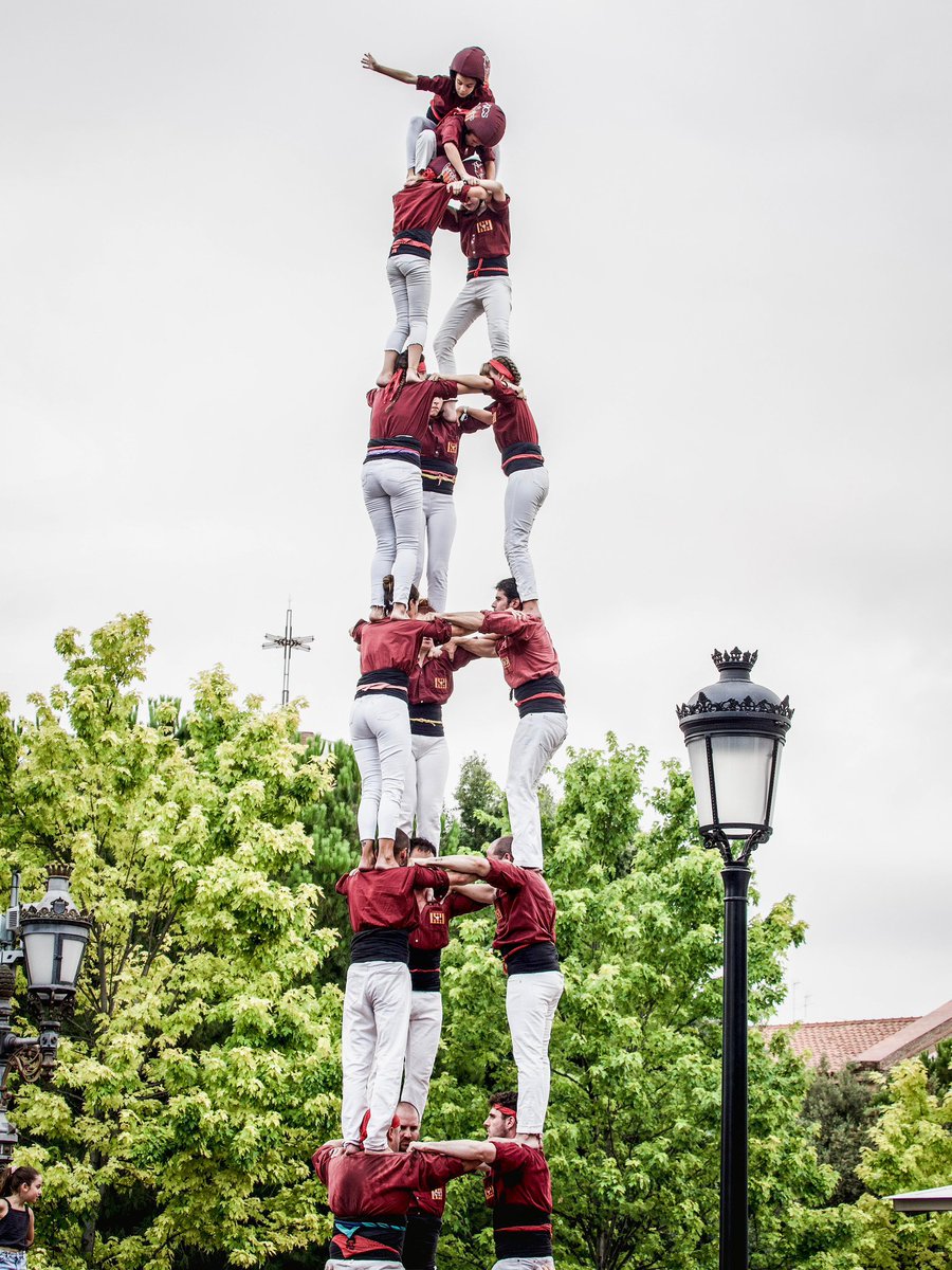 A segona ronda, descarreguem el 3d8!!!!!
Des de l’octubre del 2019 que aquest castell no veia plaça.
Aquest és el 3d8 descarregat número 50 de la nostra història.

Moltes felicitats colla. Quina gran feinada per arribar-hi, ara a conservar-lo i lluïr-lo!