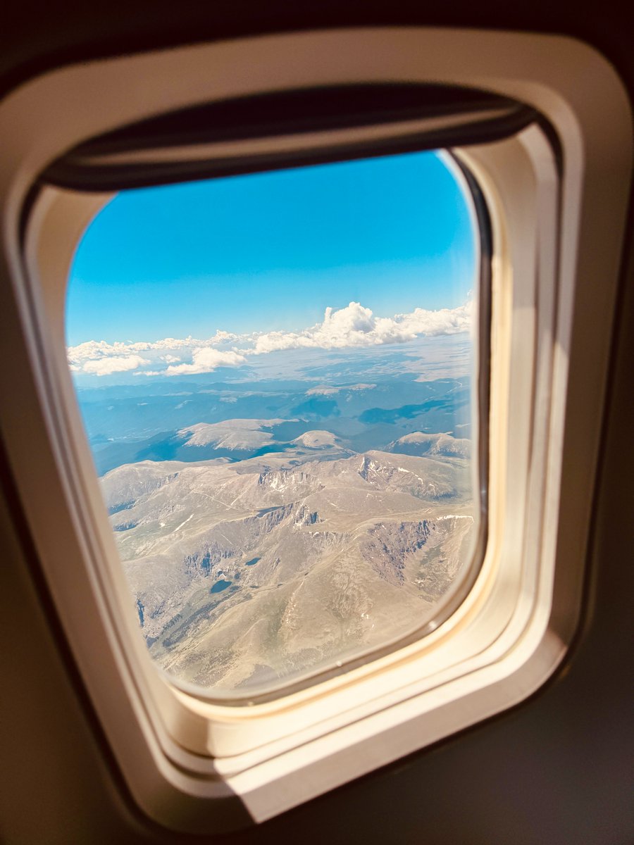 Can you believe we live in a world where you can get a view like this, yet many people still opt to fly with the window shade down?

Absolute nutso.