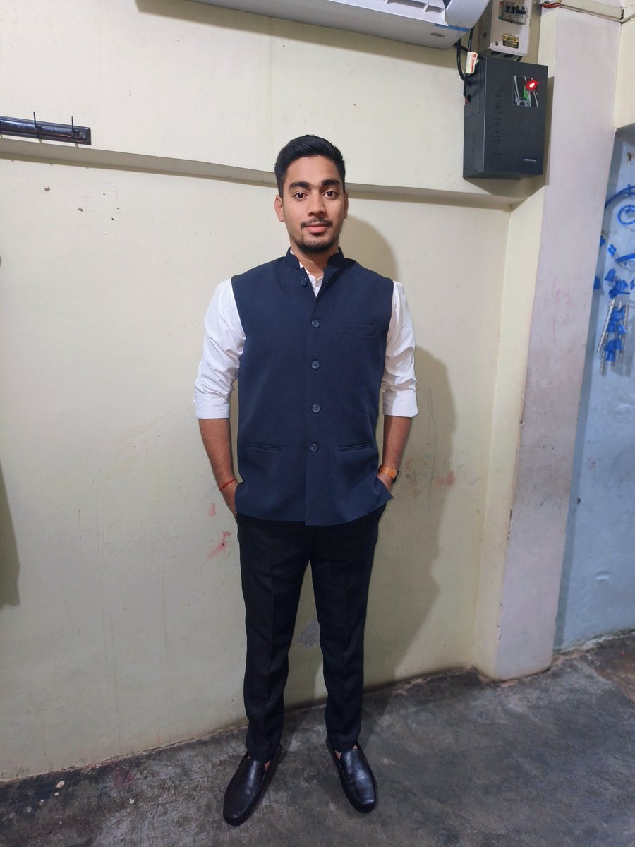 Prasant817504's tweet photo. A satisfied life is better than successful life🤟 https://t.co/Eq0dm6APwn