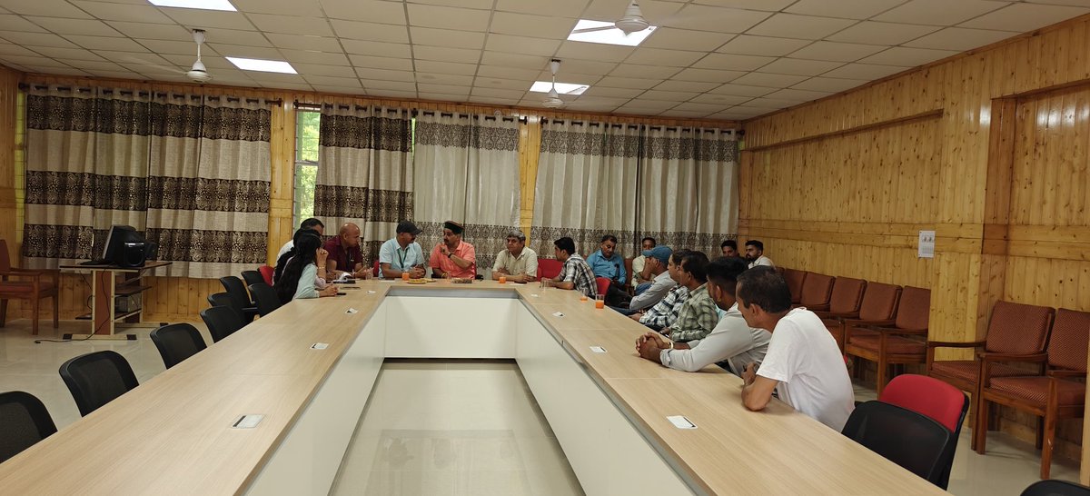KVK Chamba (@chambakvk) on Twitter photo Deputy Chief Whip Shri Kewal Singh Pathania and Chamba MLA Shri Neeraj Nayar visited KVK Chamba, engaging with scientists on ongoing projects and initiatives. <a href="/Nauniuniversity/">DR YS Parmar UHF</a> <a href="/icarindia/">Indian Council of Agricultural Research.</a> <a href="/atari1icar/">ICAR-ATARI, Ludhiana</a> <a href="/DCChamba/">DC Chamba</a> <a href="/AgriGoI/">Agriculture INDIA</a> Deputy Chief Whip Shri Kewal Singh Pathania and Chamba MLA Shri Neeraj Nayar visited KVK Chamba, engaging with scientists on ongoing projects and initiatives. <a href="/Nauniuniversity/">DR YS Parmar UHF</a> <a href="/icarindia/">Indian Council of Agricultural Research.</a> <a href="/atari1icar/">ICAR-ATARI, Ludhiana</a> <a href="/DCChamba/">DC Chamba</a> <a href="/AgriGoI/">Agriculture INDIA</a>