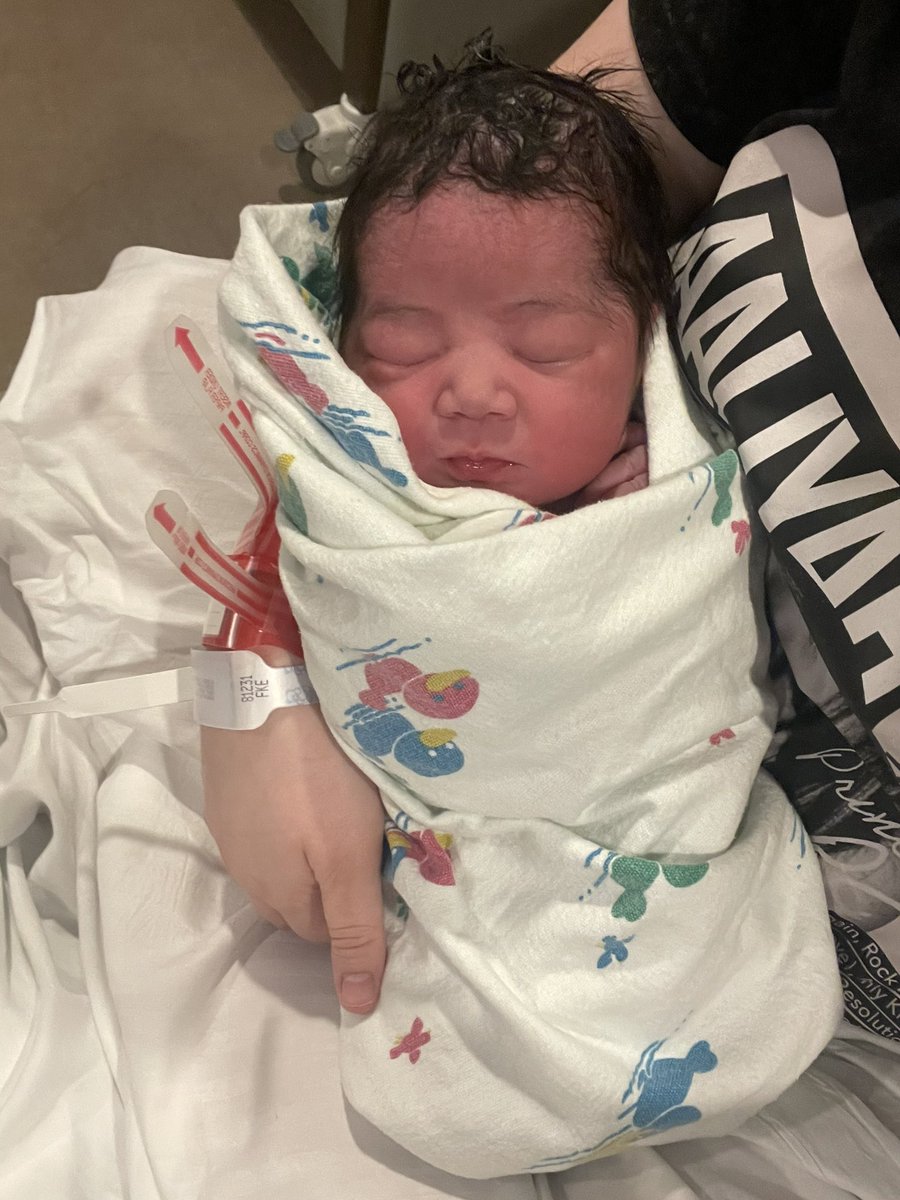 __brylee's tweet photo. My sister had her baby girl on July 2nd my first niece 🥹🥰 And her big brother was so excited for her arrival 🩵🩷 https://t.co/desZl1Dt2j