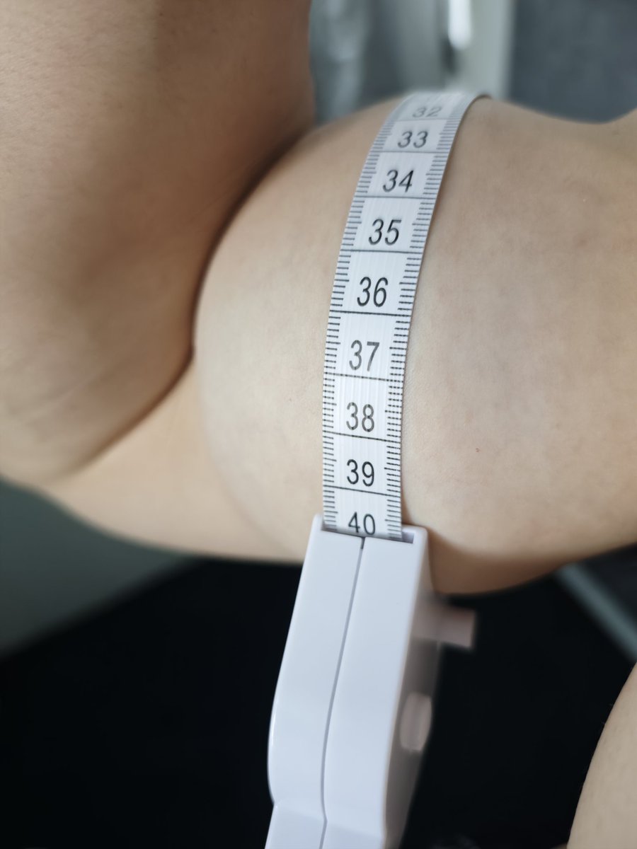 腰围是臂围的两倍