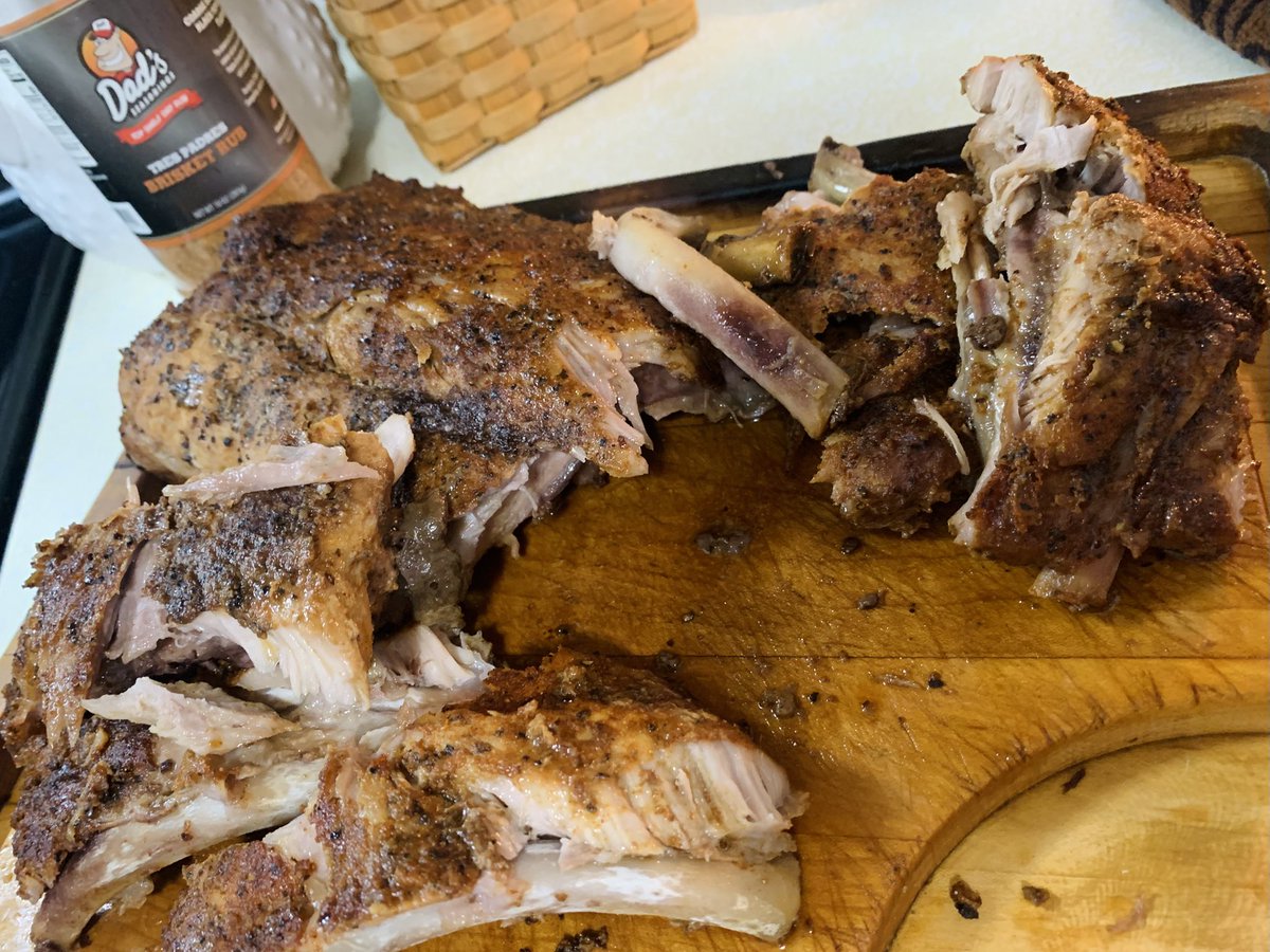 LisaMarieCooks's tweet image. Ribs are done 🔥 Fall Apart Kinda Done🔥thanks to @ThatDudeBBQ, @DadsSeasonings and @WeberGrills ✌🏼🔥🍻❤️🤍💙