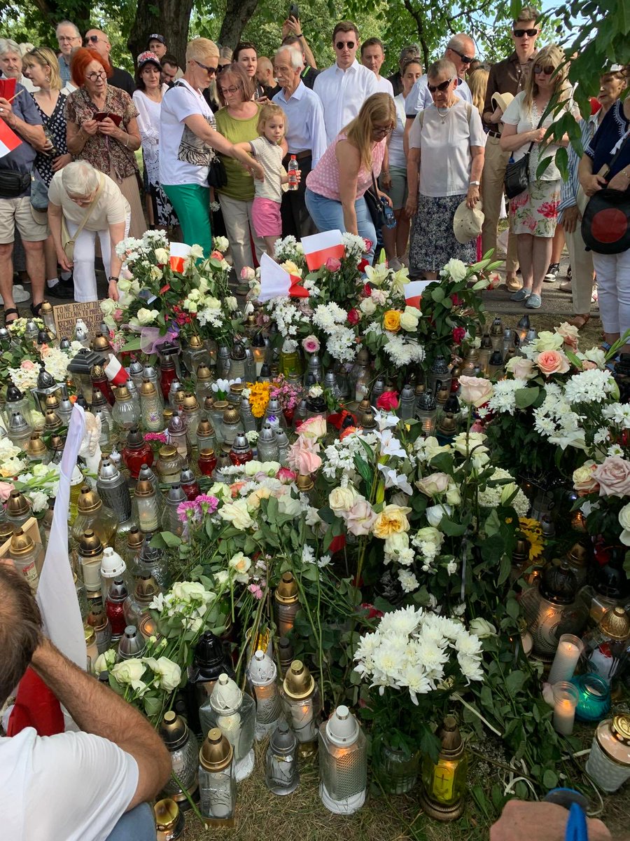 Toruń 06.07.2025 marsz pamięci zamordowanej przez imigranta Klaudii i przeciw imigracji. Obojętnie legalna czy nielegalna to tacy sami bandyci zagrażający bezpieczeństwu Polaków! 
Dość zidiociałej polityki Unii Europejskiej i rządów osadzonych w Polsce!