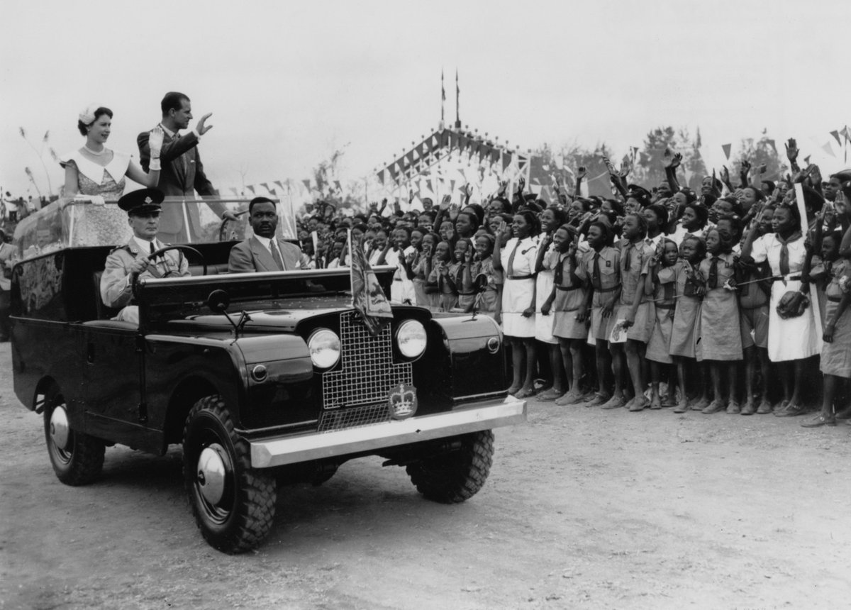 MeghansDevotee's tweet image. When Elizabeth II ascended in 1953, millions across Africa and the Caribbean were still under brutal British rule.
It was an empire built on stolen land, crushed revolts, looted resources and generations forced to kneel 😭
Her reign was oppressive, triumphant and merciless 🤮