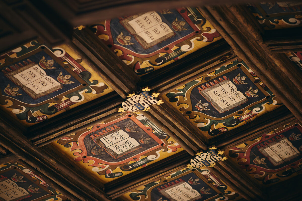 Bodleian Libraries (@bodleianlibs) on Twitter photo Duke Humfrey's Library has been shortlisted as one of the Top 10 Most Beautiful Libraries in the World by <a href="/1000Libraries/">1000 Libraries</a>. We’re currently at number 5 - and we need your help to win! Please vote for the Duke Humfrey's Library: 1000libraries.typeform.com/to/TdFzuF5W?ut…
All photos by Fisher Studios Duke Humfrey's Library has been shortlisted as one of the Top 10 Most Beautiful Libraries in the World by <a href="/1000Libraries/">1000 Libraries</a>. We’re currently at number 5 - and we need your help to win! Please vote for the Duke Humfrey's Library: 1000libraries.typeform.com/to/TdFzuF5W?ut…
All photos by Fisher Studios