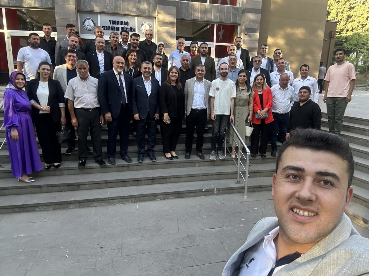 Kıymetli Protokolümüz ve Teşkilatımız ile birlikte; 

İl Gençlik Kolları Yönetim Kurulu Üyemiz Hilmi TOY’un nikah merasimine katılarak bu anlamlı günde mutluluklarına ortak olduk.

Rabbim bir ömür boyu huzur, mutluluk ve iki cihan saadeti nasip etsin inşallah. 💍