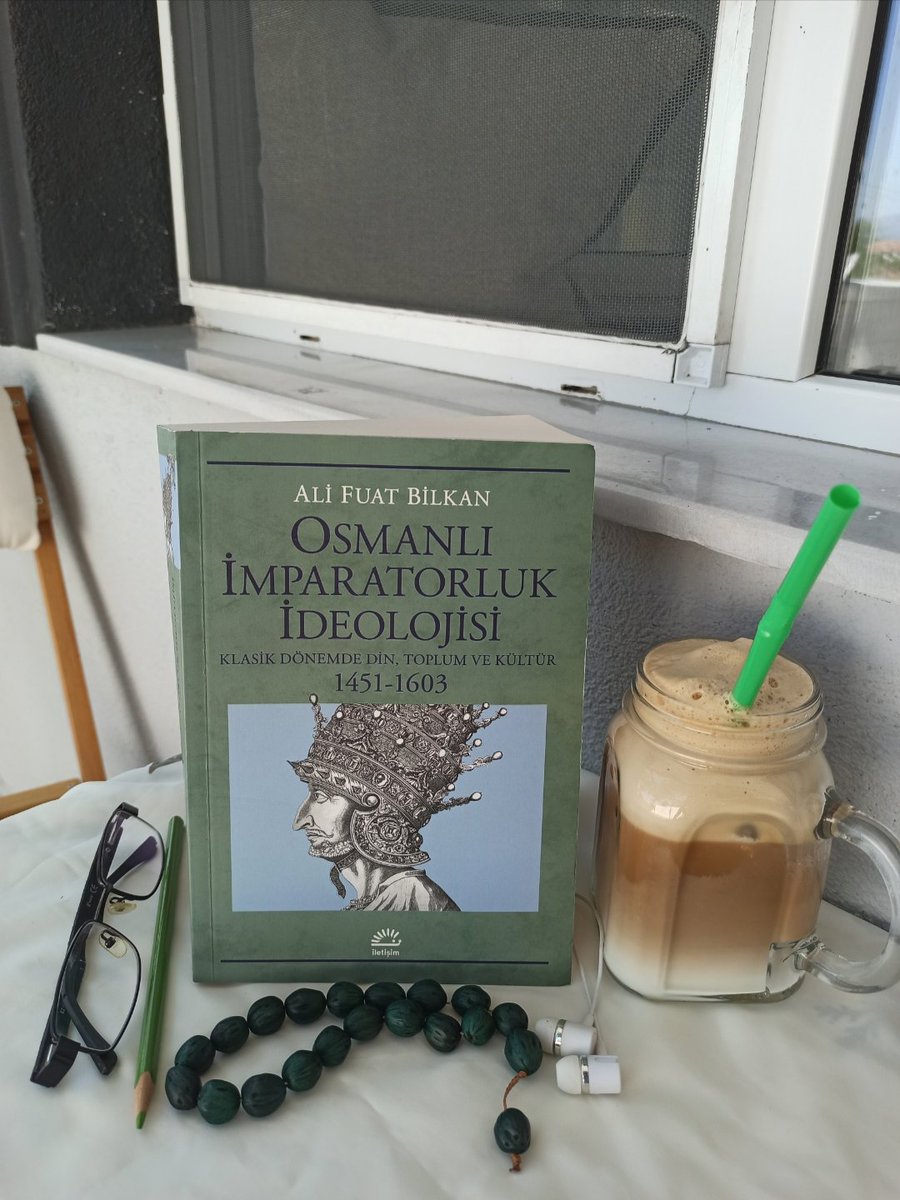 Osmanlı imparatorluk ideolojisini destekleyen en önemli unsurlardan biri "Sünnîliğin hâmisi misyonu" ile Sünni toplum oluşturmaktı
🎼🎵 #furkanbilgi #kitap #frappe #müzik #osmanlı  #hükümdarlık #hilafet #din #devlet #siyaset #tahakküm #bilim #şiir #tasavvuf #tercüme  #edebiyat