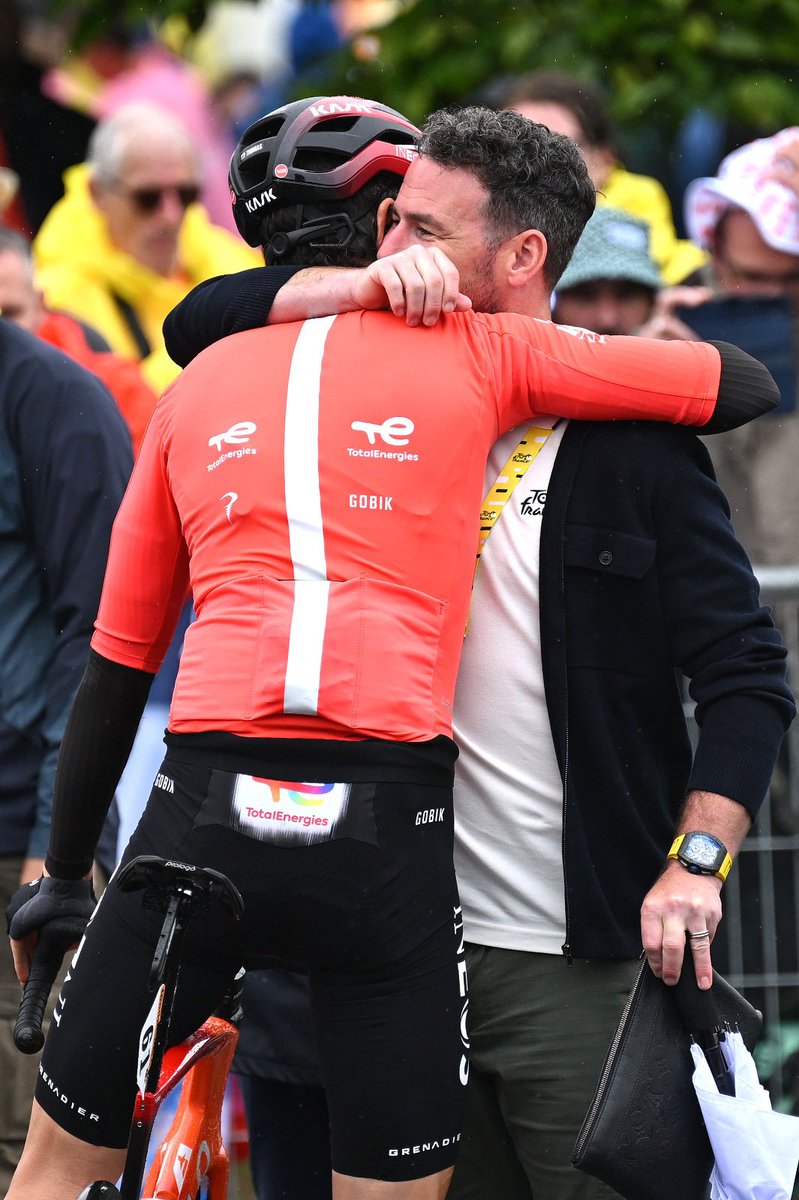 GeraintThomas86's tweet image. Always got time for my fans. Nice to see you mate @MarkCavendish #TDF2025