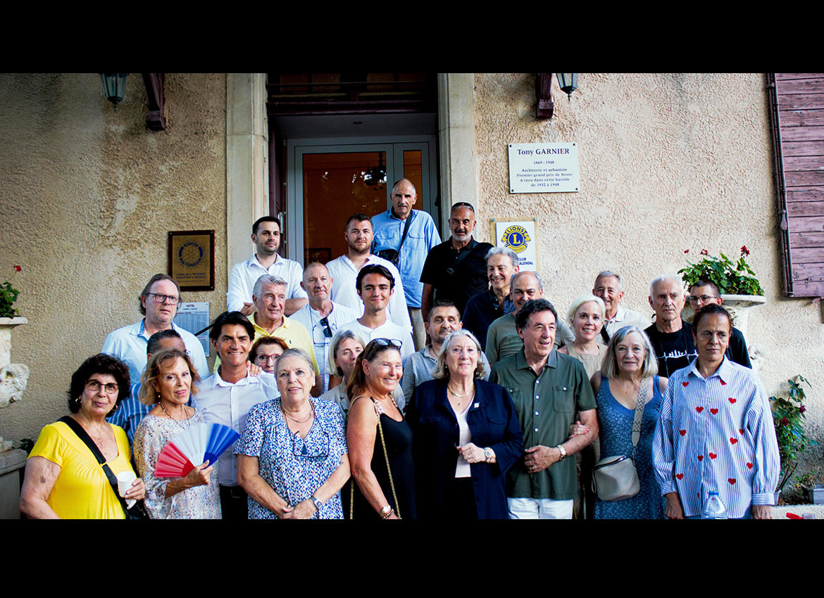 Joëlle Mélin (@joellemelinrn) on Twitter photo Belle soirée d’été de ma circonscription avec nos sympathisants et adhérents mais aussi beaucoup de nouveaux : plus que jamais le <a href="/RNational_off/">Rassemblement National</a> a le vent en poupe <a href="/MLP_officiel/">Marine Le Pen</a> <a href="/J_Bardella/">Jordan Bardella</a> Belle soirée d’été de ma circonscription avec nos sympathisants et adhérents mais aussi beaucoup de nouveaux : plus que jamais le <a href="/RNational_off/">Rassemblement National</a> a le vent en poupe <a href="/MLP_officiel/">Marine Le Pen</a> <a href="/J_Bardella/">Jordan Bardella</a>