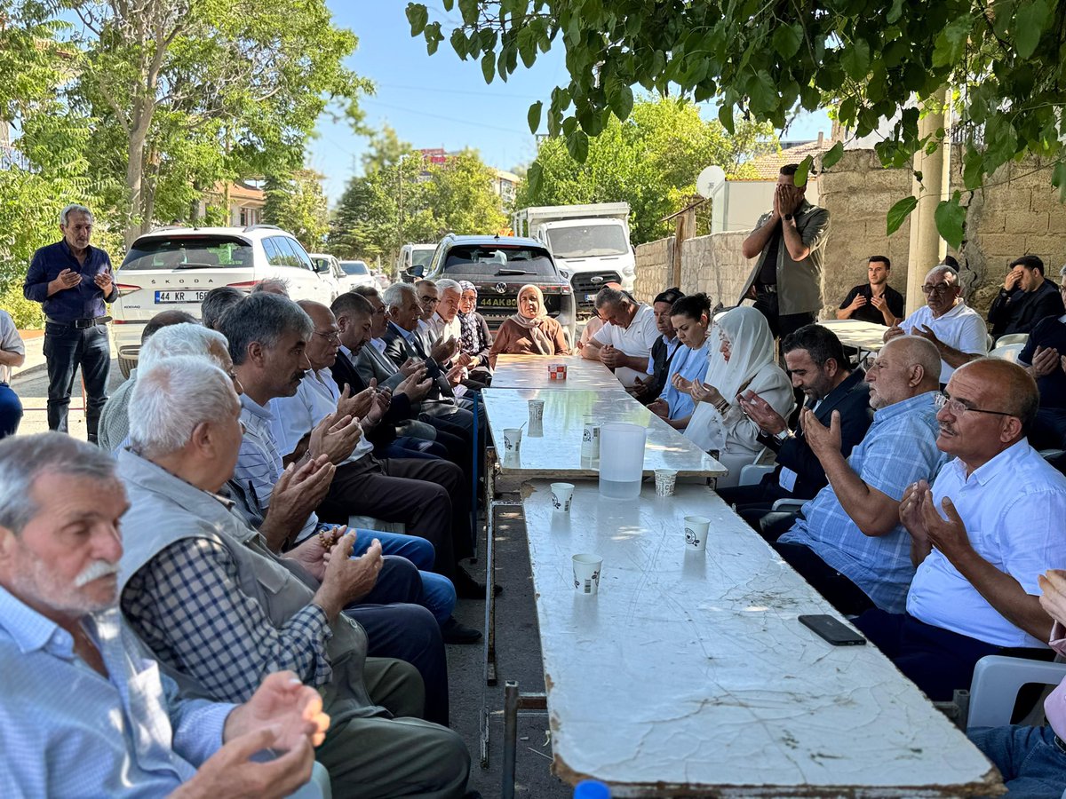 📍Akçadağ – Kültür Mahallesi

📌Akçadağ ilçemizin Kültür Mahallemizde ikamet eden Osman amcamızın vefatı dolayısıyla taziye ziyaretinde bulunduk. Merhuma Cenab-ı Hakk’tan rahmet, kıymetli ailesine sabr-ı cemil ve başsağlığı diliyoruz. Rabbim mekânını cennet, makamını âli eylesin.