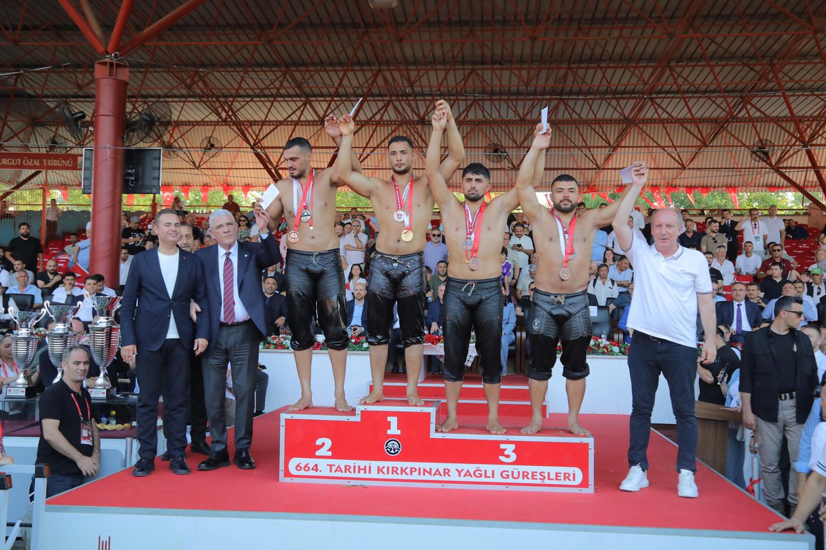 vekilince's tweet photo. Edirne’de düzenlenen 664. Kırkpınar Yağlı Güreşleri Festivali’ne katıldım. Er meydanında mücadele eden tüm pehlivanları ve Başpehlivan olarak altın kemeri kuşanan Orhan Okulu’nu tebrik ediyorum. https://t.co/fMdSUyLs5H