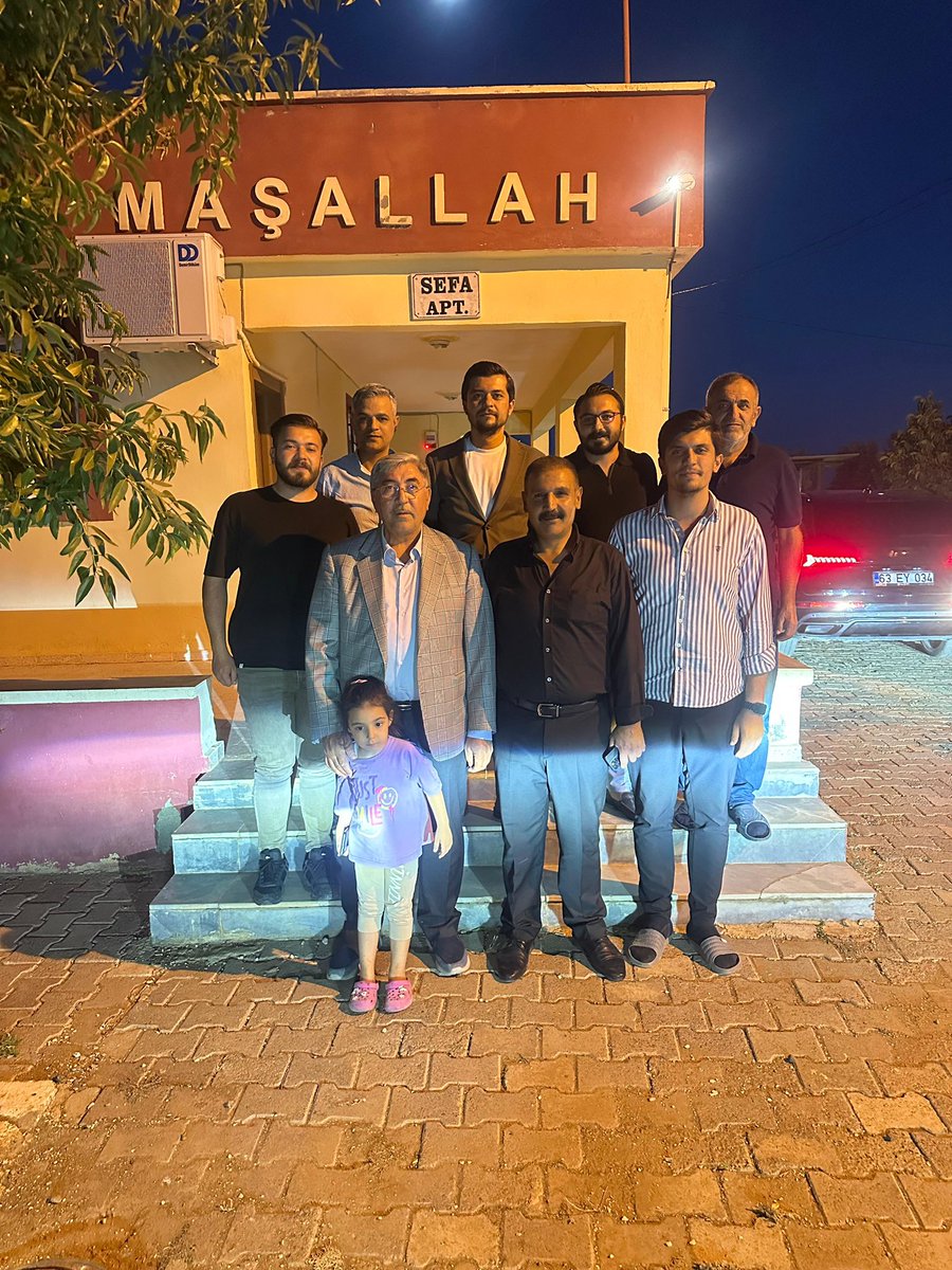 Kıymetli büyüğümüz Sayın <a href="/emin_yetim/">Emin YETİM</a>’i bugün köyümüzde misafir etmekten büyük bir onur ve mutluluk duyduk. Samimiyeti, tevazusu ve bizlere gösterdiği yakın ilgi için kendilerine en kalbi şükranlarımızı sunarız. Ziyaretleri hem bizler hem de köyümüz adına çok kıymetliydi.