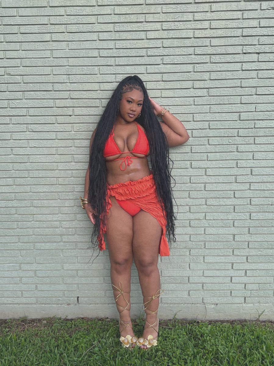 naymychelle's tweet photo. summer, summer, summertime! https://t.co/5OQxVD43qq