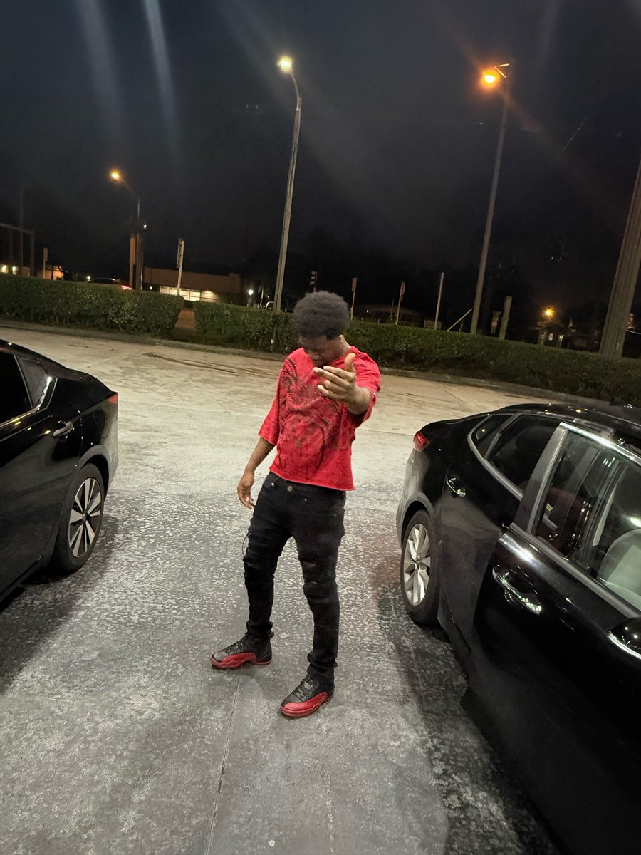 BrokeBoyBerto's tweet photo. It’s lonely at the top when you ain’t regular 🚷⛽ 
#brokeboyberto #foryou #artist https://t.co/ziu4T0knsm