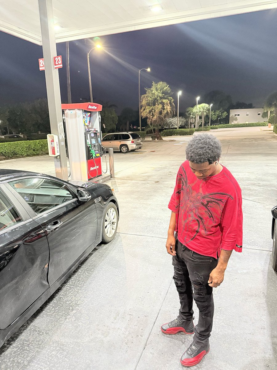 BrokeBoyBerto's tweet photo. It’s lonely at the top when you ain’t regular 🚷⛽ 
#brokeboyberto #foryou #artist https://t.co/ziu4T0knsm