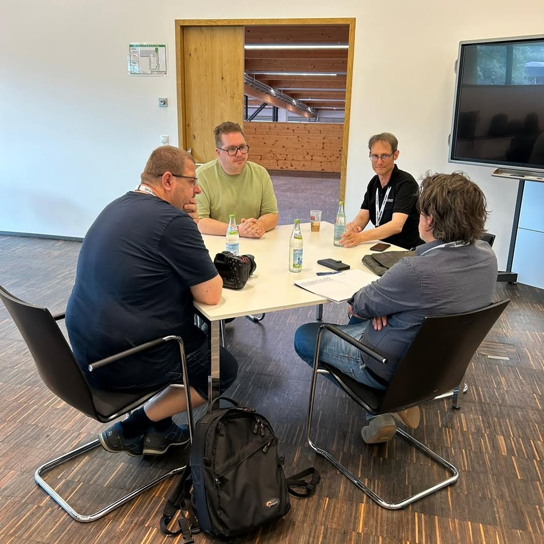 Das war die FarmCon 25 bei Lindner – und sie war wieder richtig schön! 🧡
Familiär, entspannt und mit vielen guten Gesprächen.

Danke an alle, mit denen wir uns austauschen durften – ob im Interview, am Stand oder zwischendurch.

Vielen Dank auch an <a href="/farmingsim/">Farming Simulator | Official Channel</a>! 🤝