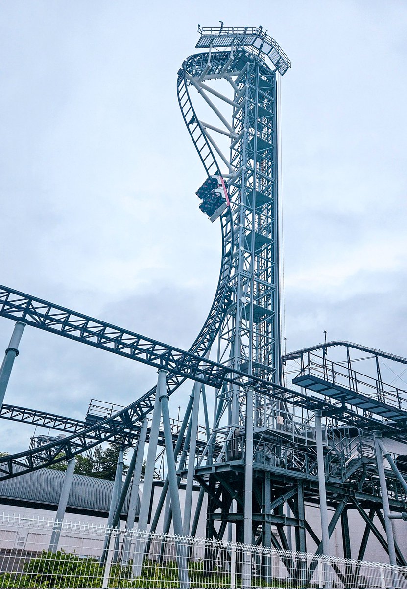 🎢 NEW VLOG 🎢 

Join us for our first ever visit to Fuji-Q Highland! 🏔 

This park is home to six coasters, including Eejanaika, Takabisha, and Fujiyama, as well as the Haunted Hospital, one of the largest scare mazes in the world! 👻 

Watch here ⬇️⬇️⬇️
m.youtube.com/watch?v=8REHOd…
