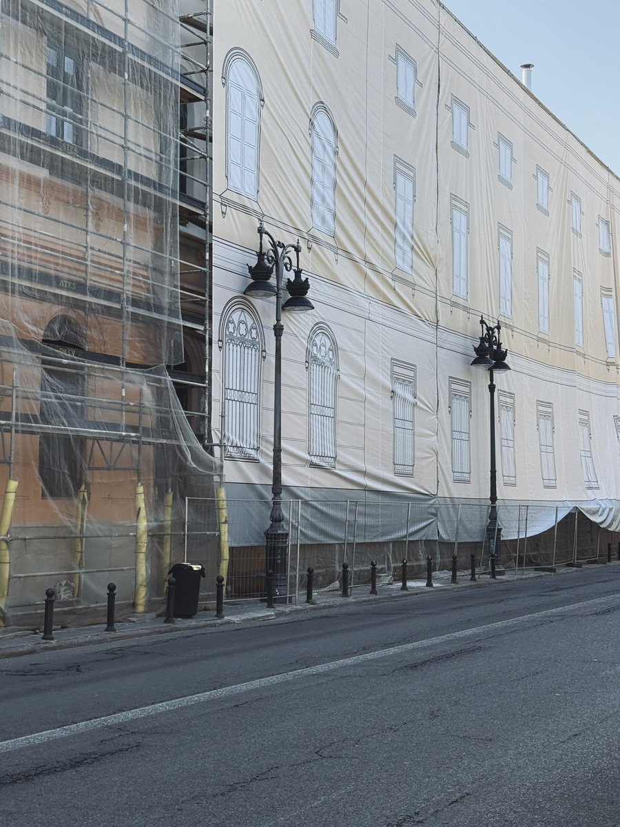 One example of reductive brand design at work. We don’t always need to see your logo. We don’t always need to be advertising. Sometimes, design works best when it’s quietly making our spaces more tolerable. 👇