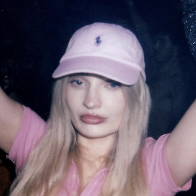 mbpetras's tweet image. obsessed with kim petras making polos her brand