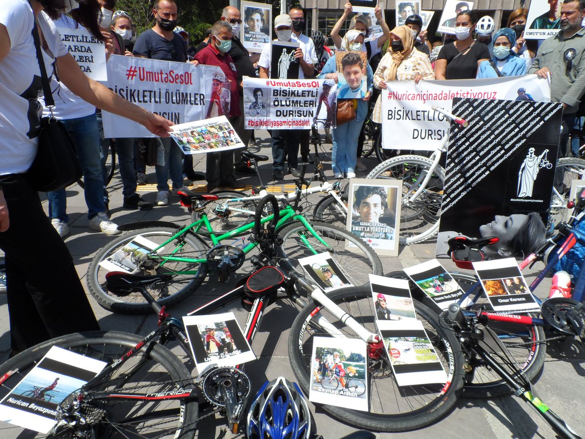 umutasesol's tweet image. Adalet katili değil katledileni korur !
Adalet güçlünün değil haklının yanında olur !
Adalet aranmaz, kendiliğinden yerini bulur !

Bunların hiçbirini yapmıyorsa, adaletin anlamı ne olur ?

Hak Hukuk Adalet !
Kaza değil cinayet !

#umutasesol