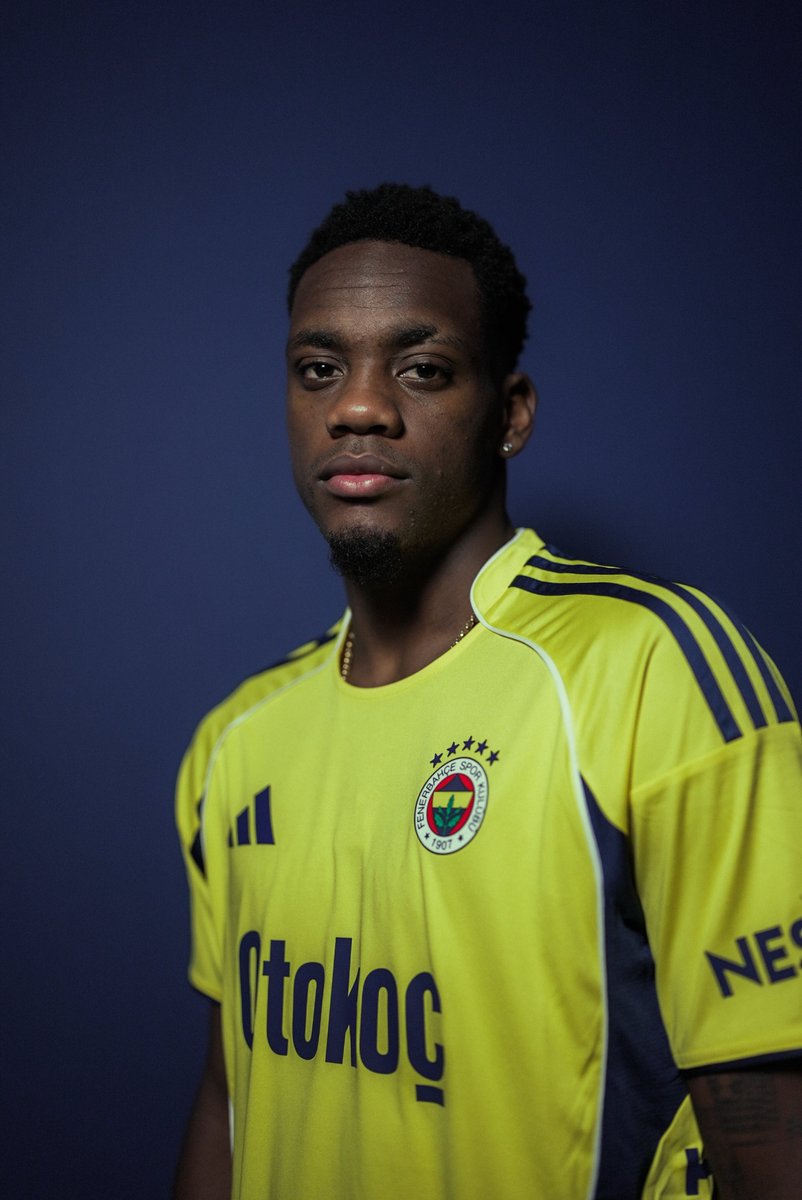 Kulübümüz, Al Nassr FC forması giyen Jhon Duran’ın, 1 yıllığına kiralık olarak kadromuza katılması konusunda hem kulübüyle hem de oyuncuyla anlaşmaya varmıştır.
 
Futbolcumuza, çubuklu formamız altında başarılarla dolu bir sezon dileriz.

Fenerbahçe Spor Kulübü