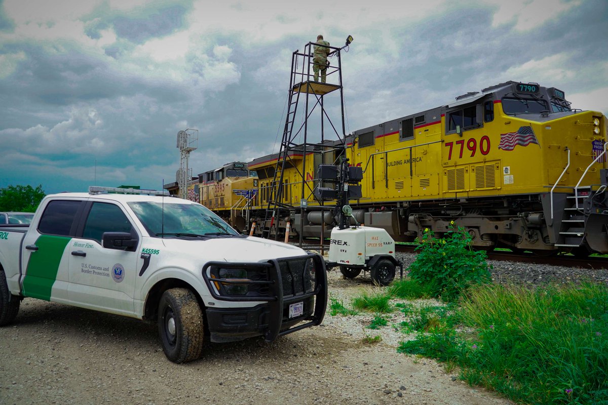 Shoutout to Uvalde Station’s train checking operations and our DoD partners! 
Ensuring the safety of our communities means stopping illegal aliens from getting further into the U.S. and cutting off all avenues they may use. Train check operations are a key part of our mission.