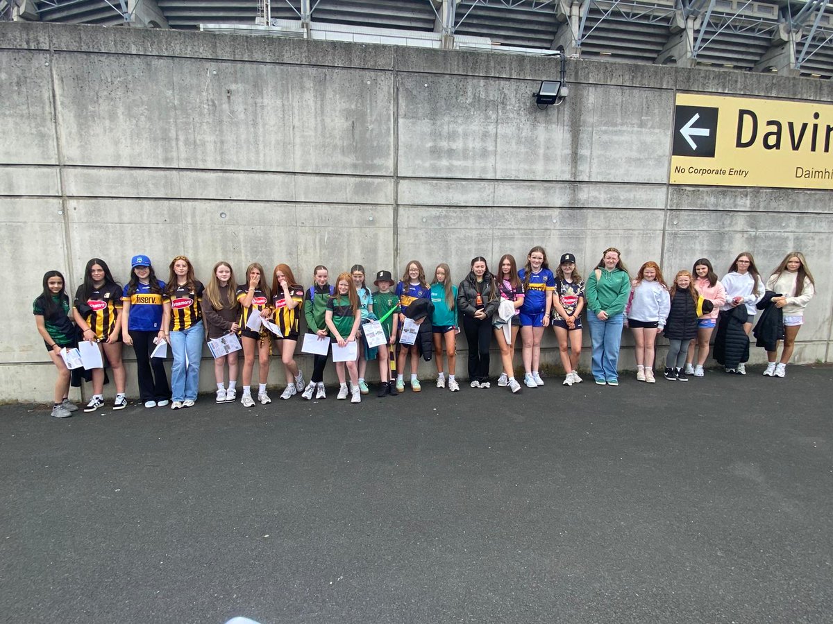 U14/16 camogs at Croke Park today for the All Ireland hurling semi final.
A cracking game enjoyed by the kids (and mentors). 💚🖤🥎