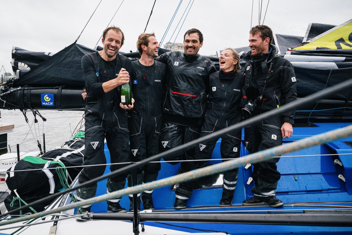 VendeeGlobeENG's tweet image. 🏅Congratulations to Sam Goodchild, 9th in the Vendée Globe, who won - with a crew - the first edition of La Course des Caps !
The British skipper replaced Charlie Dalin, the great winner of the last Vendée Globe and withdrawn for health reasons at the helm of the @ImocaMacif.…