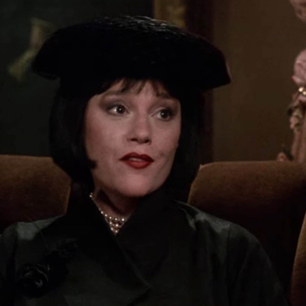 WhoDoneItdoc's tweet image. “Well, it’s a matter of life after death. Now that he’s dead, I have a life.” Madeline Kahn as Mrs. White in Clue (1985). #Clue #ClueTheMovie #MadelineKahn #Flamesonthesideofmyface