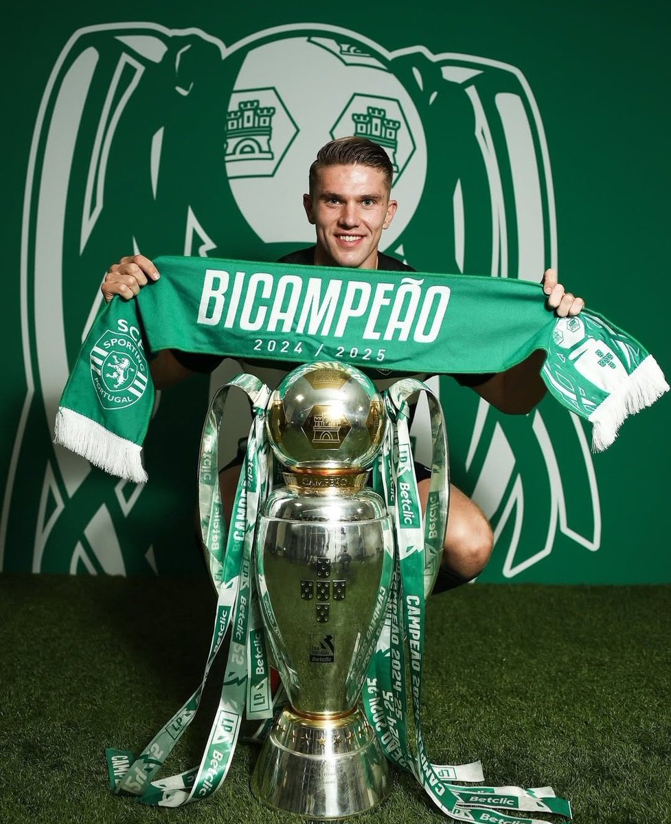 AFC Xtra (@afc__xtra) on Twitter photo 🚨BREAKING; 💣
Total agreement reached between Arsenal and Sporting CP for Viktor Gyökeres 🇸🇪 🌟
Deal worth £60m + £8m in performance-related add-ons.
ℹ️ <a href="/SirLeoBDasilva/">Leo Dasilva</a> 🚨BREAKING; 💣
Total agreement reached between Arsenal and Sporting CP for Viktor Gyökeres 🇸🇪 🌟
Deal worth £60m + £8m in performance-related add-ons.
ℹ️ <a href="/SirLeoBDasilva/">Leo Dasilva</a>