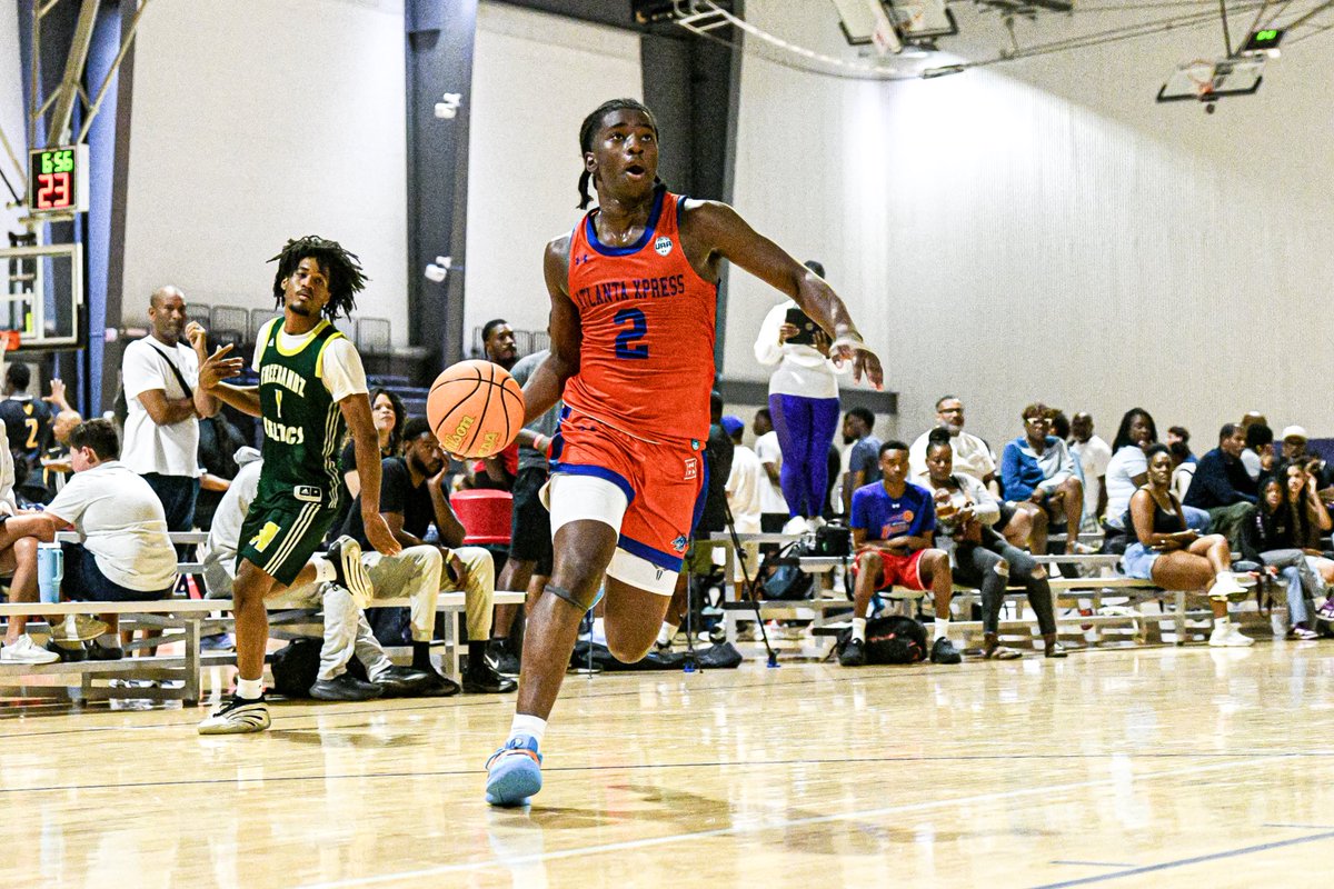 17U Battle for Georgia Semifinals

Atlanta Xpress UA 81
Atlanta Celtics 3SSB 61

Marcus Gillespie has been one of the best players in the gym today. He finished with 36 points and kept his foot on the gas the entire game, scoring it from every level.